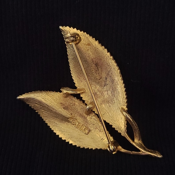 Vintage BSK Double Gold Plated/Filled Leaf Shape Brooch - Picture 3 of 8